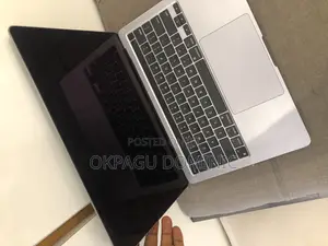 Laptop Apple MacBook Pro 2022 M2 8GB Apple M2 SSD 512GB