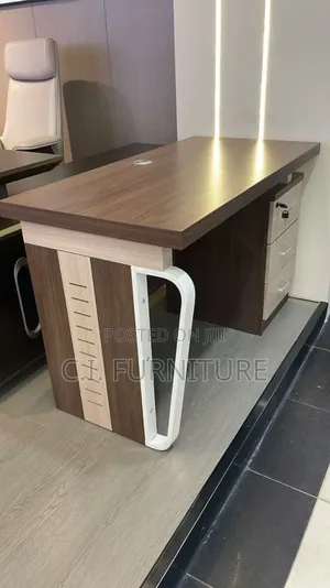 Good Office Table for People's Favourite