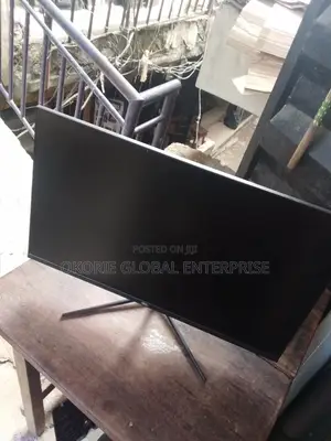 Pixel Frameless Monitor