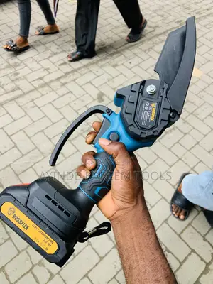 Rechargeable Chain Saw 6” 118v