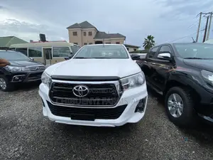 Toyota Hilux SR5+ 4x4 2018 White