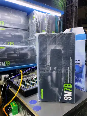 Shure Sm7b Vocal Dynamic Microphone for Broadcast, Podcast