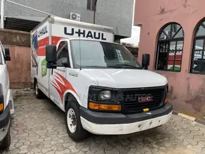 GMC Savana 2010 White