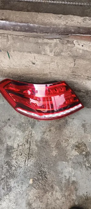 2014 Mercedes Benz E350 Rear Light