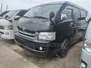 Toyota HiAce 2016 Black