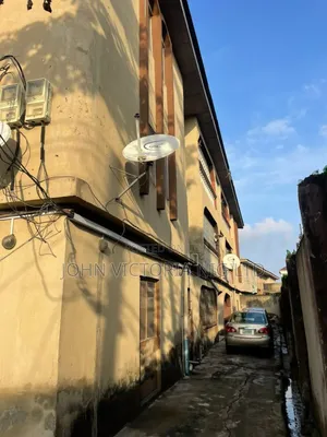 18bdrm Block of Flats in Ojodu Berger for sale
