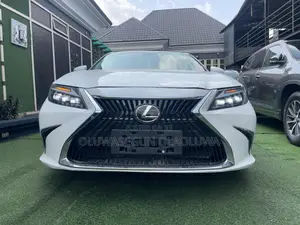 Lexus ES 350 FWD 2013 White
