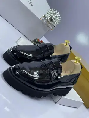 Givenchy Shinning Leather Shoe