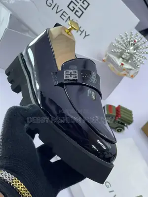 Givenchy Shinning Leather Shoe