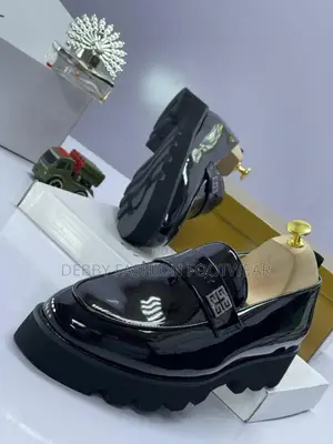 Givenchy Shinning Leather Shoe