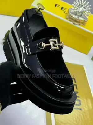 Fendi Quality Shoe