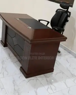 Executive Office Table / 1.4 Meter