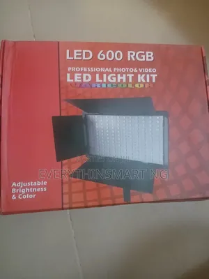 Led 600 RGB With Tripod
