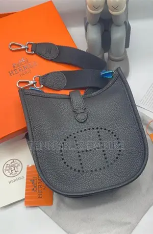 Fashion-Forward Iconic Hermes Leather Crossbody Bag