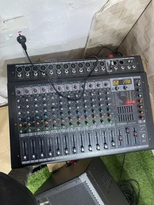 Yamaha 12 Channels Powered Mixer