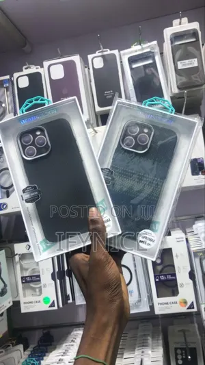 iPhone 16 Pro Max Pouch