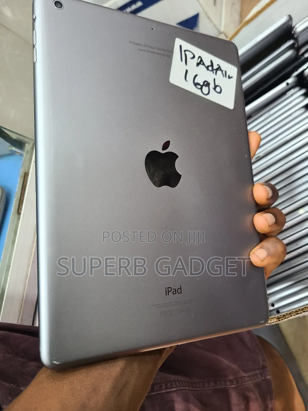 Apple iPad Air 16 GB Gray