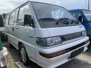 Mitsubishi L300 2000 White