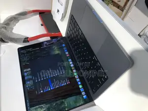 Laptop Apple MacBook Pro 2021 M1 16GB Apple M1 Pro SSD 512GB