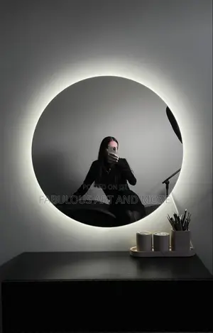 Round Mirror