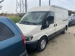 Ford Transit Crew Van 150 Medium Roof Van w/148" WB 2023 White