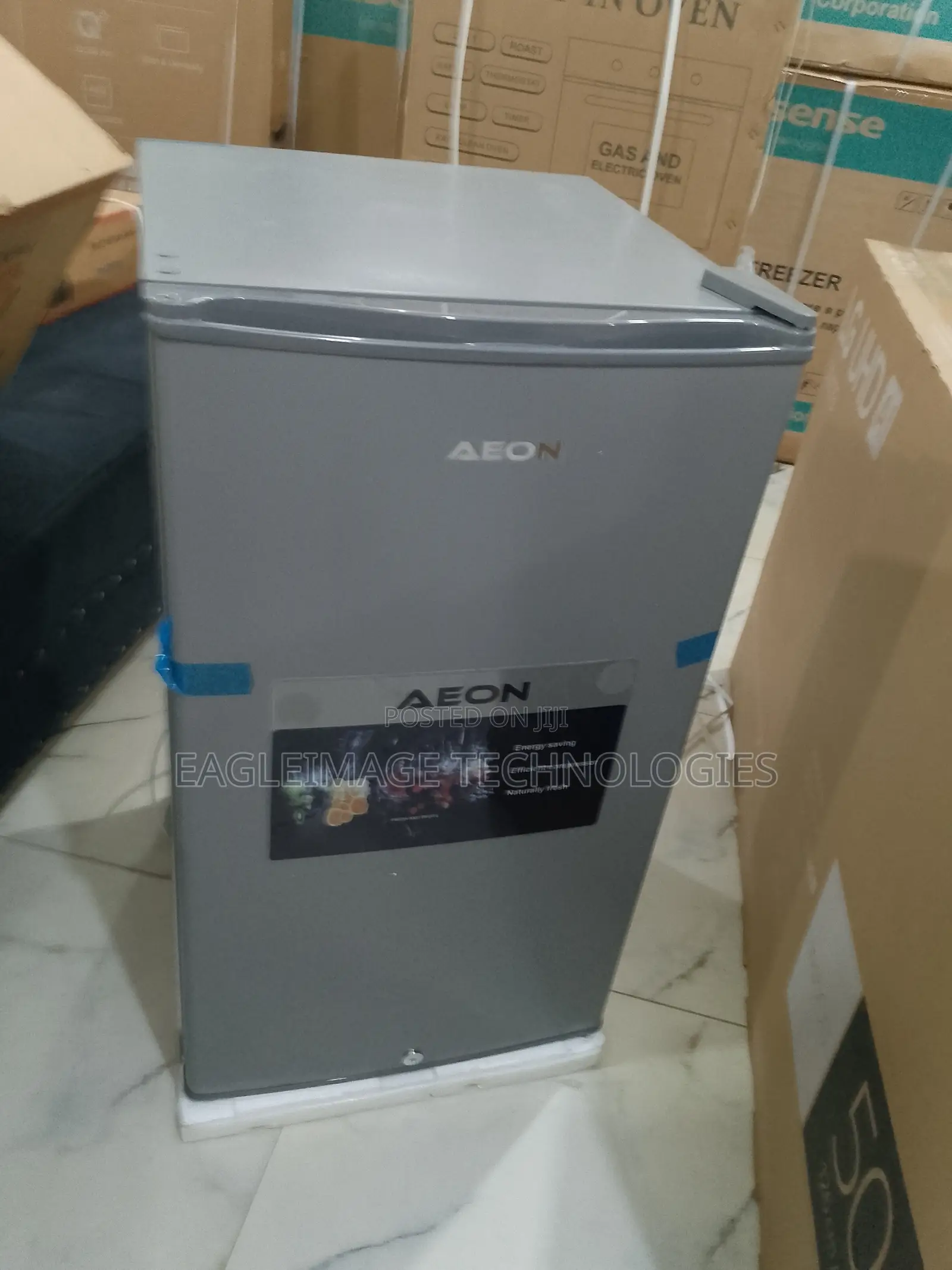 Spacious 90l Aeon Ars100b Compact Refrigerator