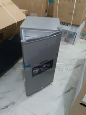 Durable Aeon Ars100b Single-Door Refrigerator