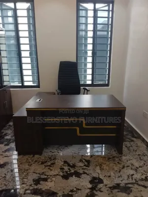 Luxury HDF Wood Office Tables 1.6 Meter