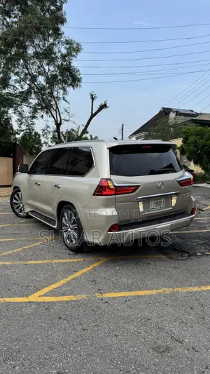 Lexus LX 570 AWD 2016 Gold