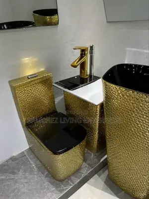 Gold Executive Water Closet With Black Seat – Dual Flush