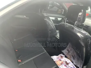 Mercedes-Benz C300 Luxury Sedan RWD (3.0L 6cyl 7A) 2009 White
