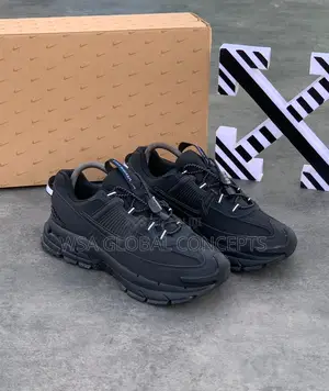 Nike Zoom Vomero 5 Roam Black Sneakers