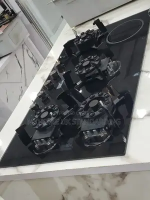 Italian Black Glass Cooker 4burner With One Hot Plate