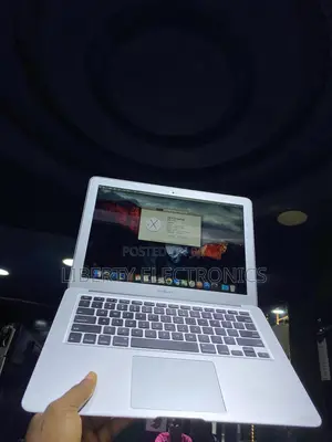 Laptop Apple MacBook Air 2017 8GB Intel Core I7 SSD 256GB