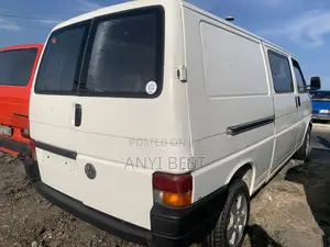 Volkswagen Transporter 2002 White
