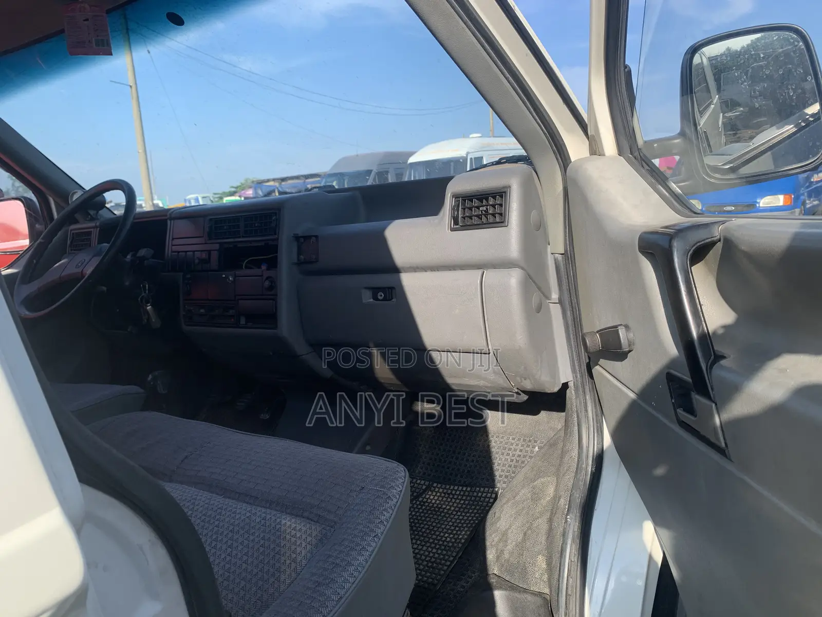Volkswagen Transporter 2002 White