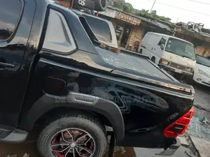 Manual Rolling Boot With TRD Spoiler for Toyota Hilux