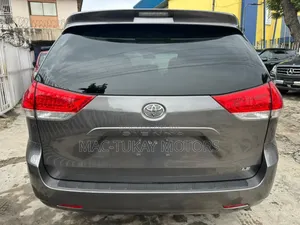 Toyota Sienna LE 8 Passenger 2011 Gray