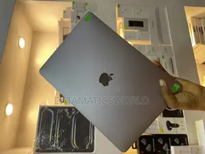 Laptop Apple MacBook Pro 2018 16GB Intel Core I7 SSD 512GB