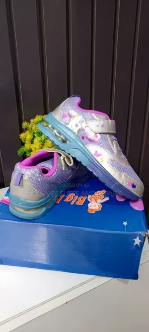 Girls Sneakers