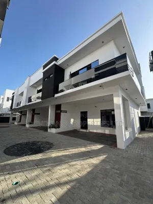 4bdrm Townhouse/Terrace in Ikota for sale
