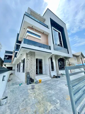 5bdrm Duplex in Chevron for sale