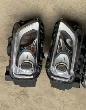 Head Lamp Hyundai Kona Set Available