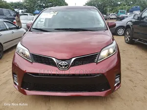Toyota Sienna XLE 7-Passenger 4dr Minivan AWD (3.5L 6cyl 6A) 2015 Red