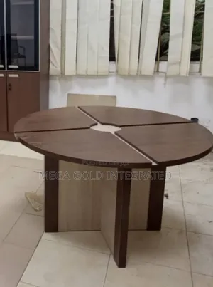 Round Table