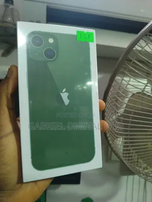 New Apple iPhone 13 128 GB Green