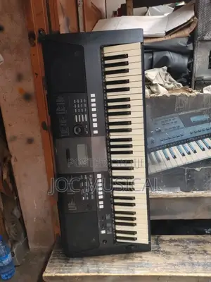 Yamaha PSR 423