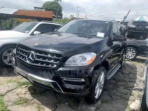 Mercedes-Benz M Class ML350 4dr SUV (3.5L 6cyl 7A) 2014 Black
