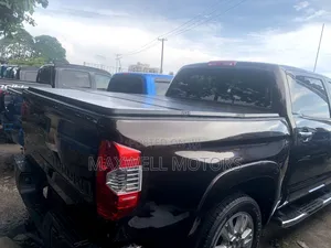 Toyota Tundra Limited 5.7L V8 4x2 CrewMax 5.6 ft. box 145.7 in. WB 2016