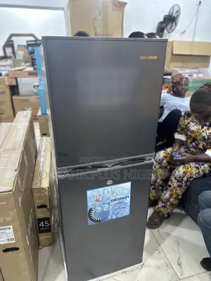 Skyrun Luxecool 195 Liters Refrigerator (Model BCD-195hs).